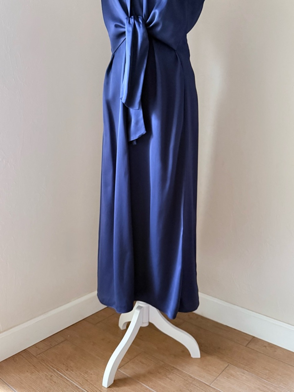 There Was One Knot Detail Navy Satin Midi Dress Made in Italy Farfetch 44 8 $520 - Picture 11 of 16